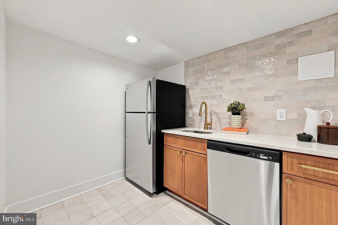 1204 Moore St Property Photo 32