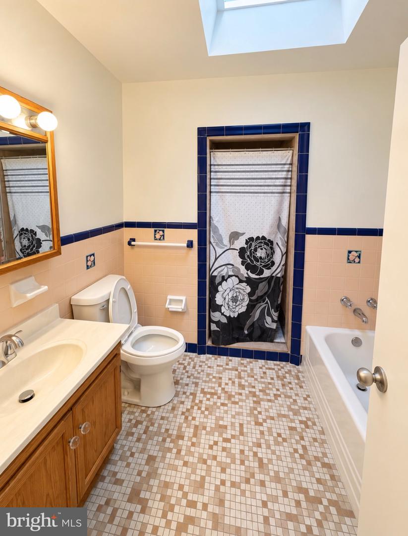7202 Charles St Property Photo 10