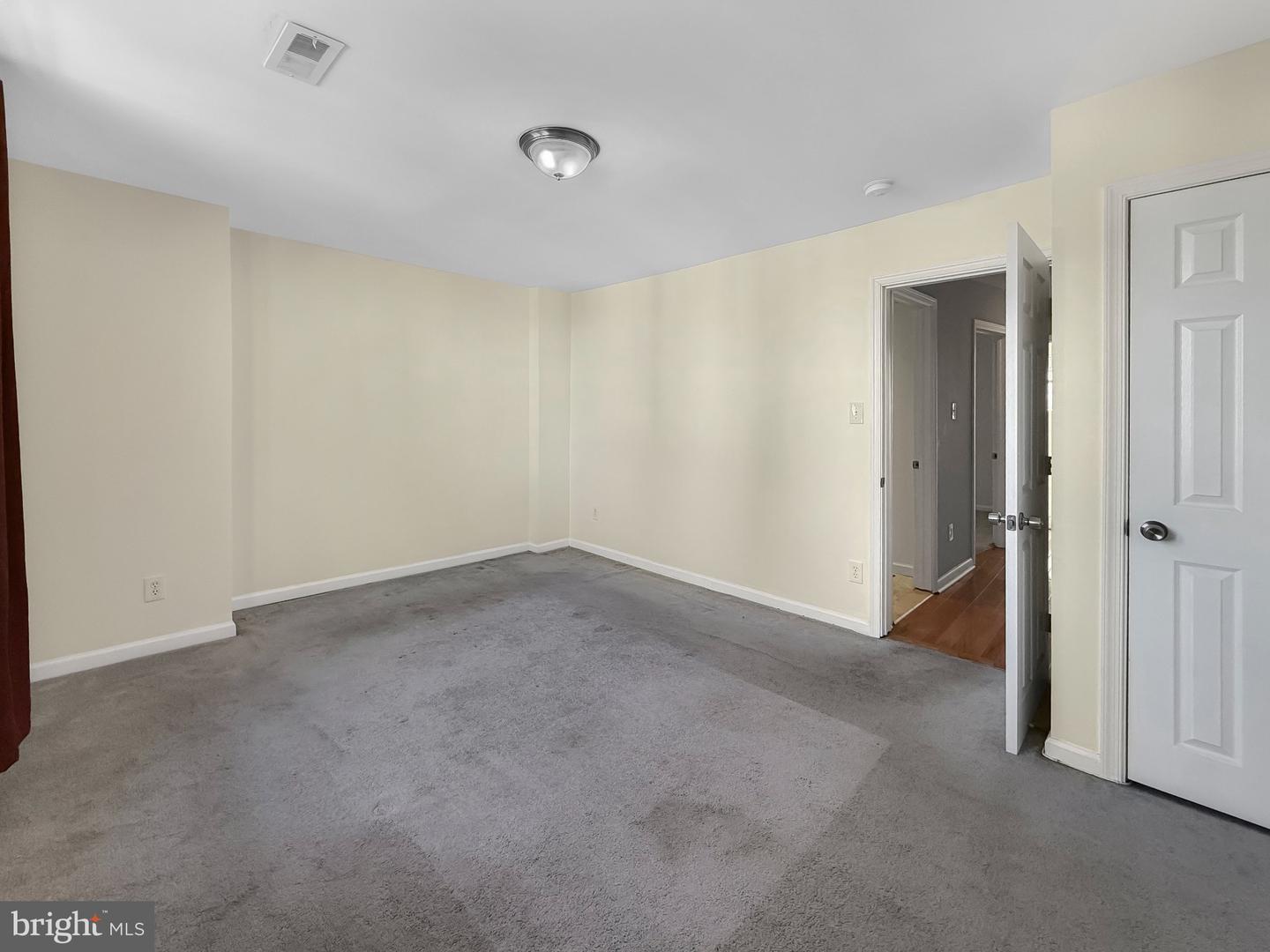 1409 E Weaver St Property Photo 12