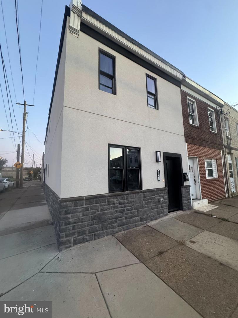 3643 RICHMOND ST Property Photo 1