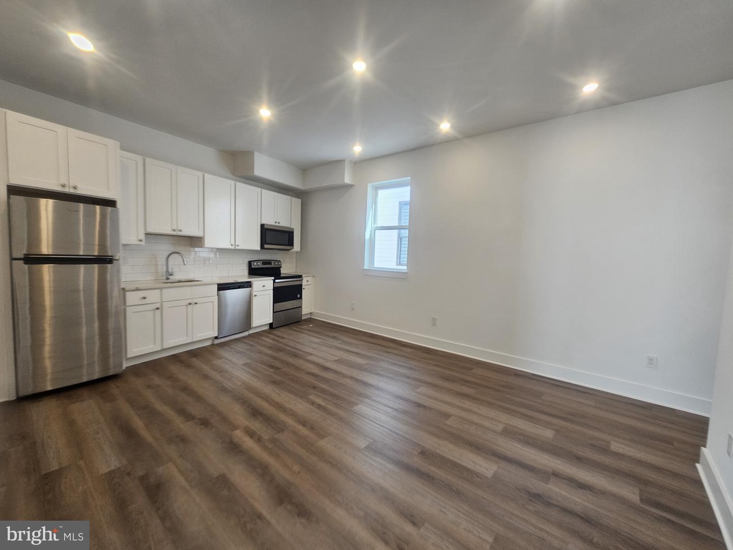 6202 Germantown Ave #3r Property Photo 2