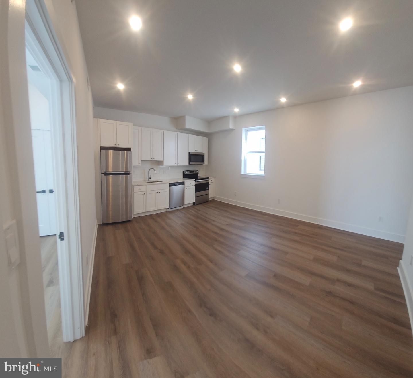 6202 Germantown Ave #3r Property Photo 3