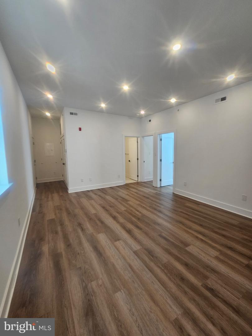 6202 Germantown Ave #3r Property Photo 6