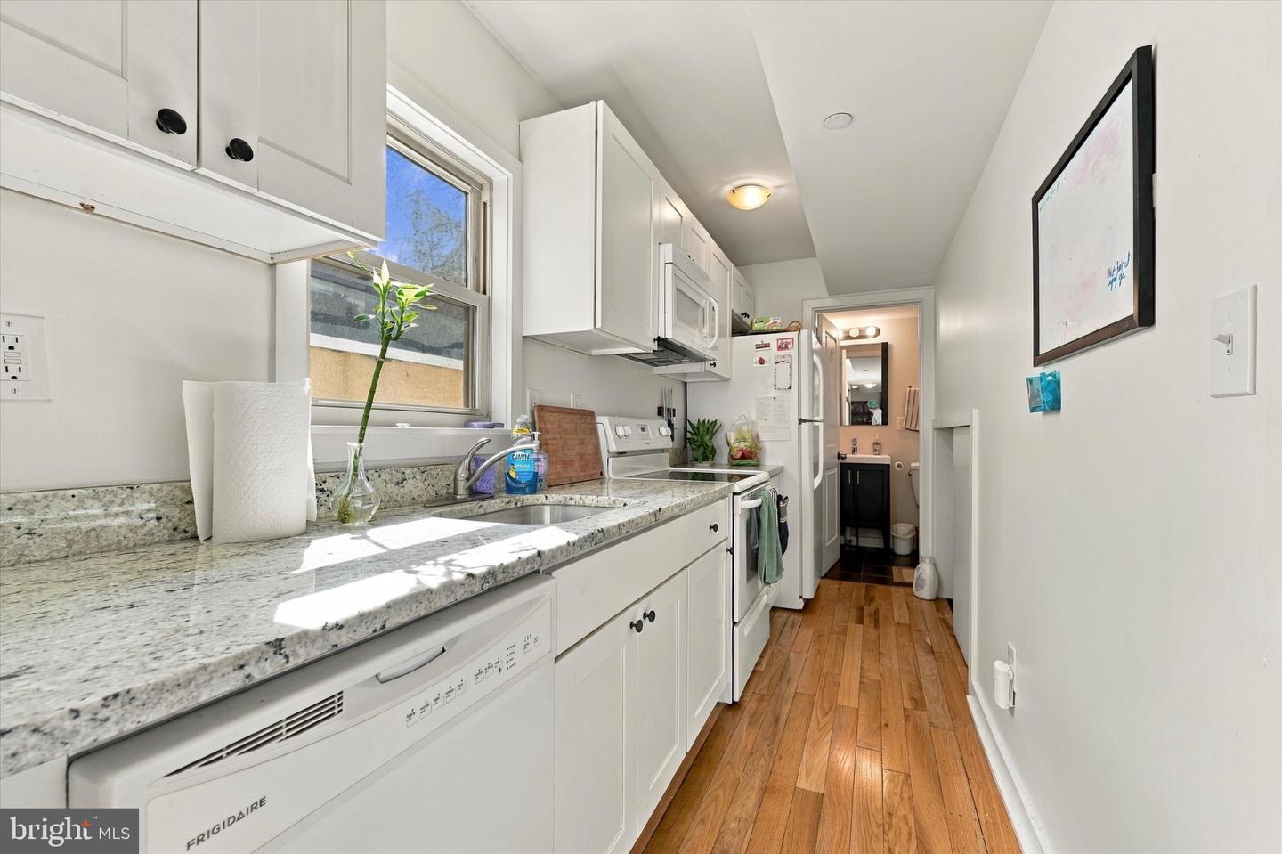 1204 E Palmer St Property Photo 6
