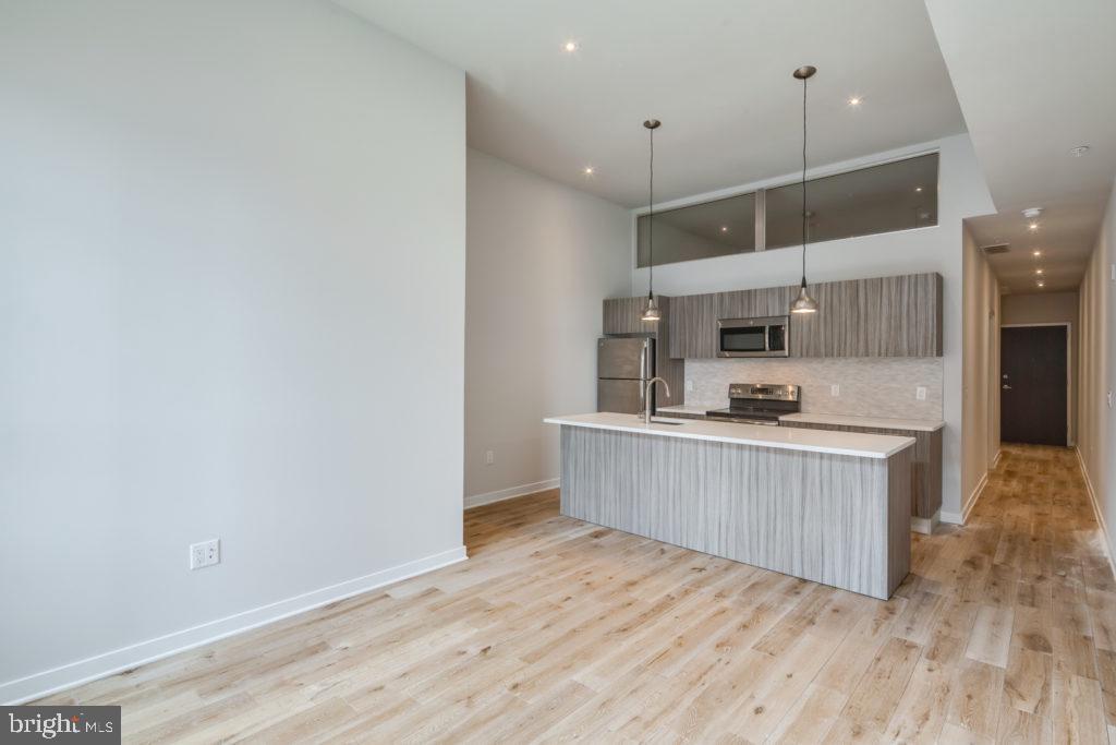 412 S 13th St #unit 412 Property Photo 3