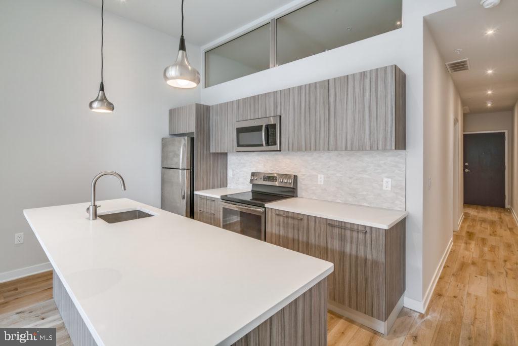 412 S 13th St #unit 412 Property Photo 5