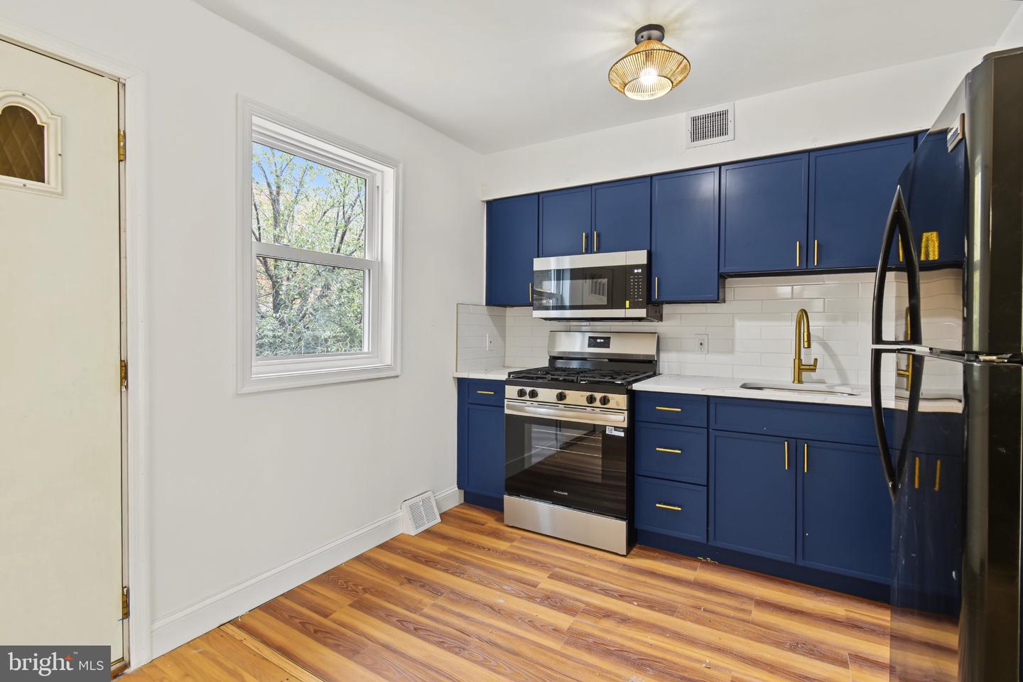 2106 N CAMAC ST Property Photo 1