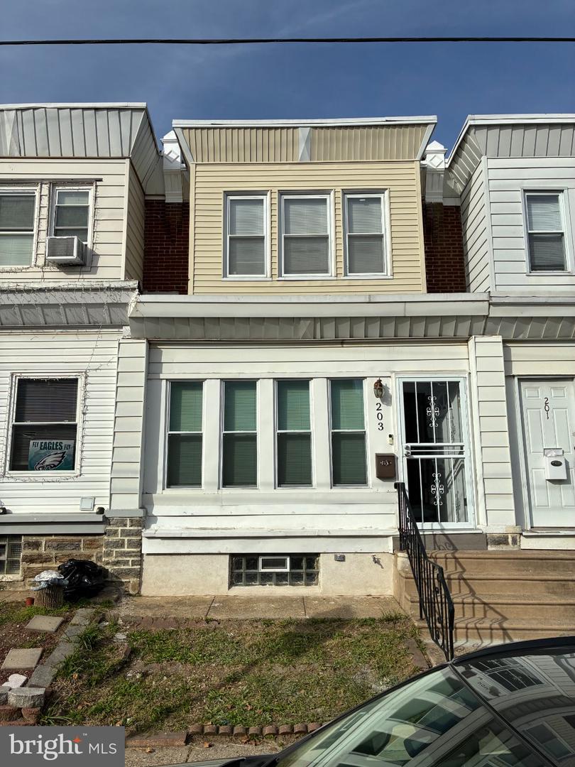 203 W CHAMPLOST AVE Property Photo 1