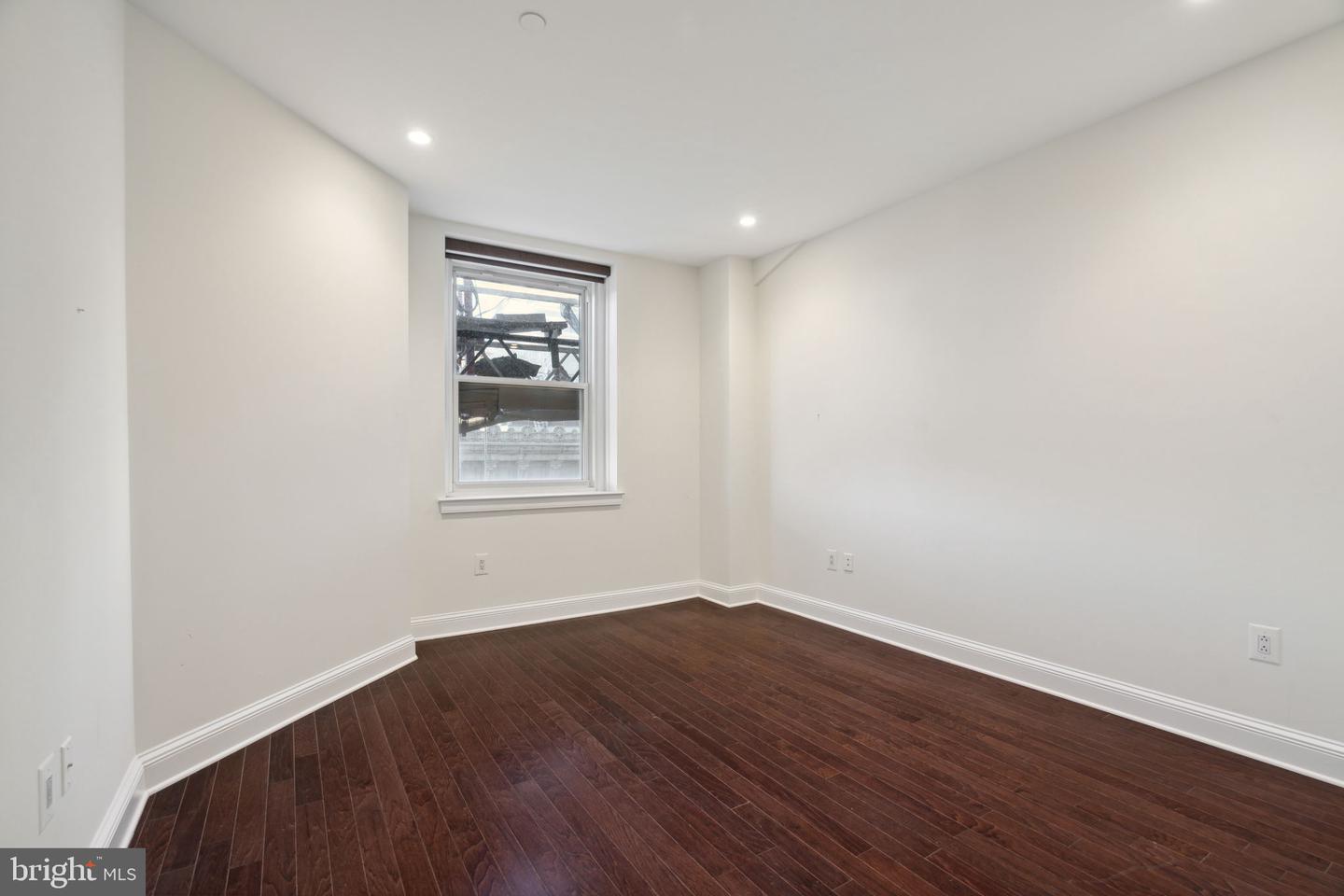 111 S 15th St #2108 Property Photo 8
