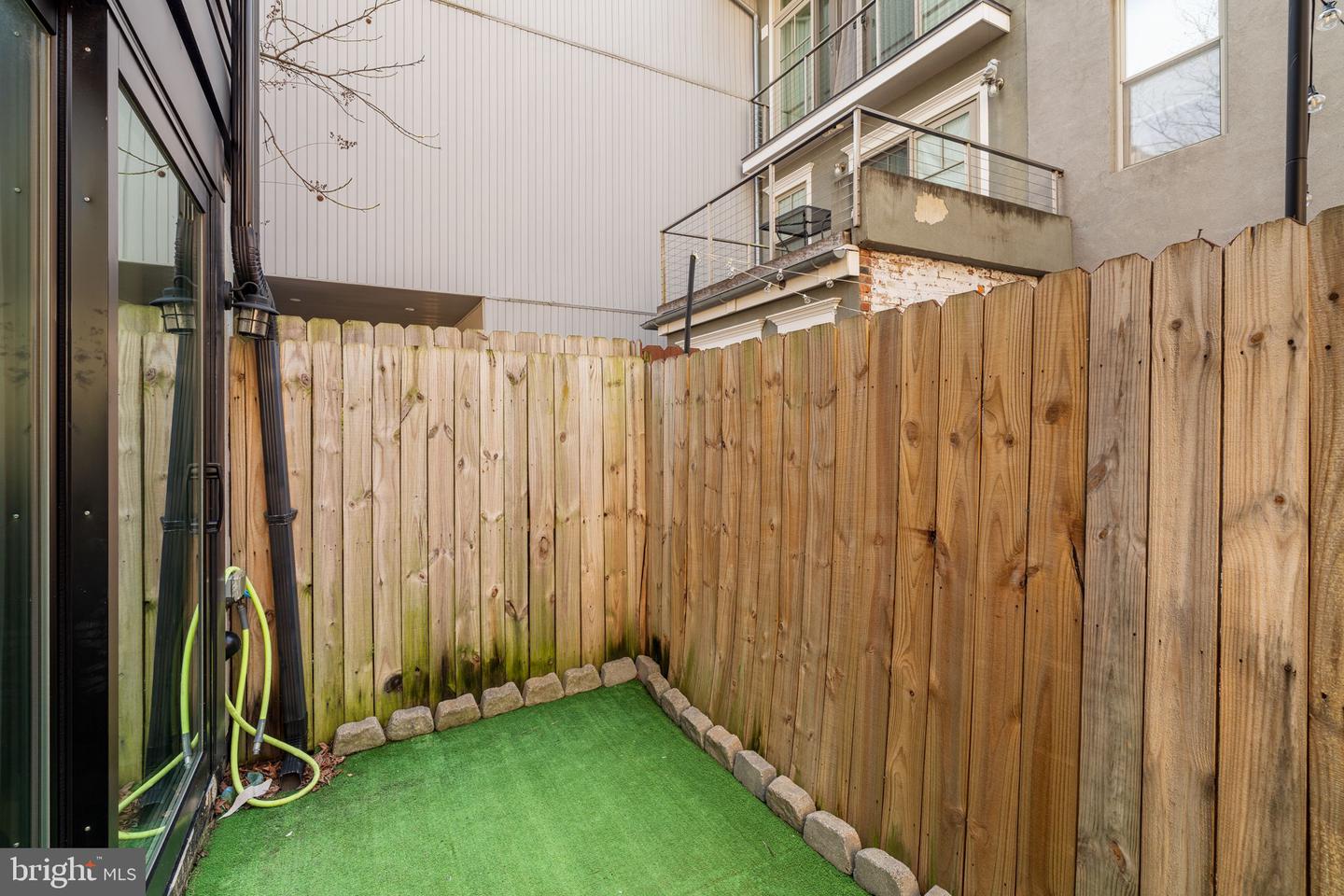 848 N Leithgow St Property Photo 8