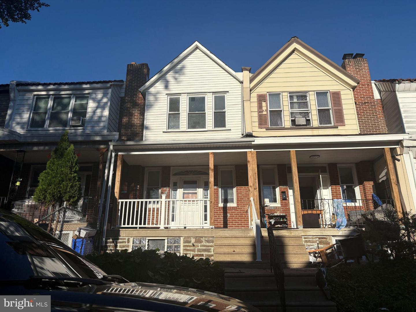 4035 ALDINE ST Property Photo 1