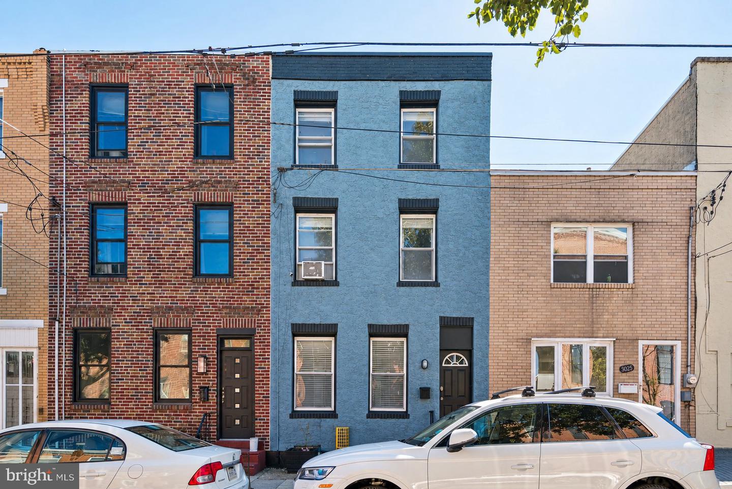 3027 E THOMPSON ST Property Photo 1