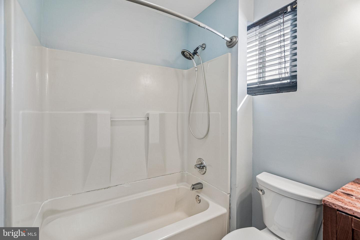 3027 E Thompson St Property Photo 18