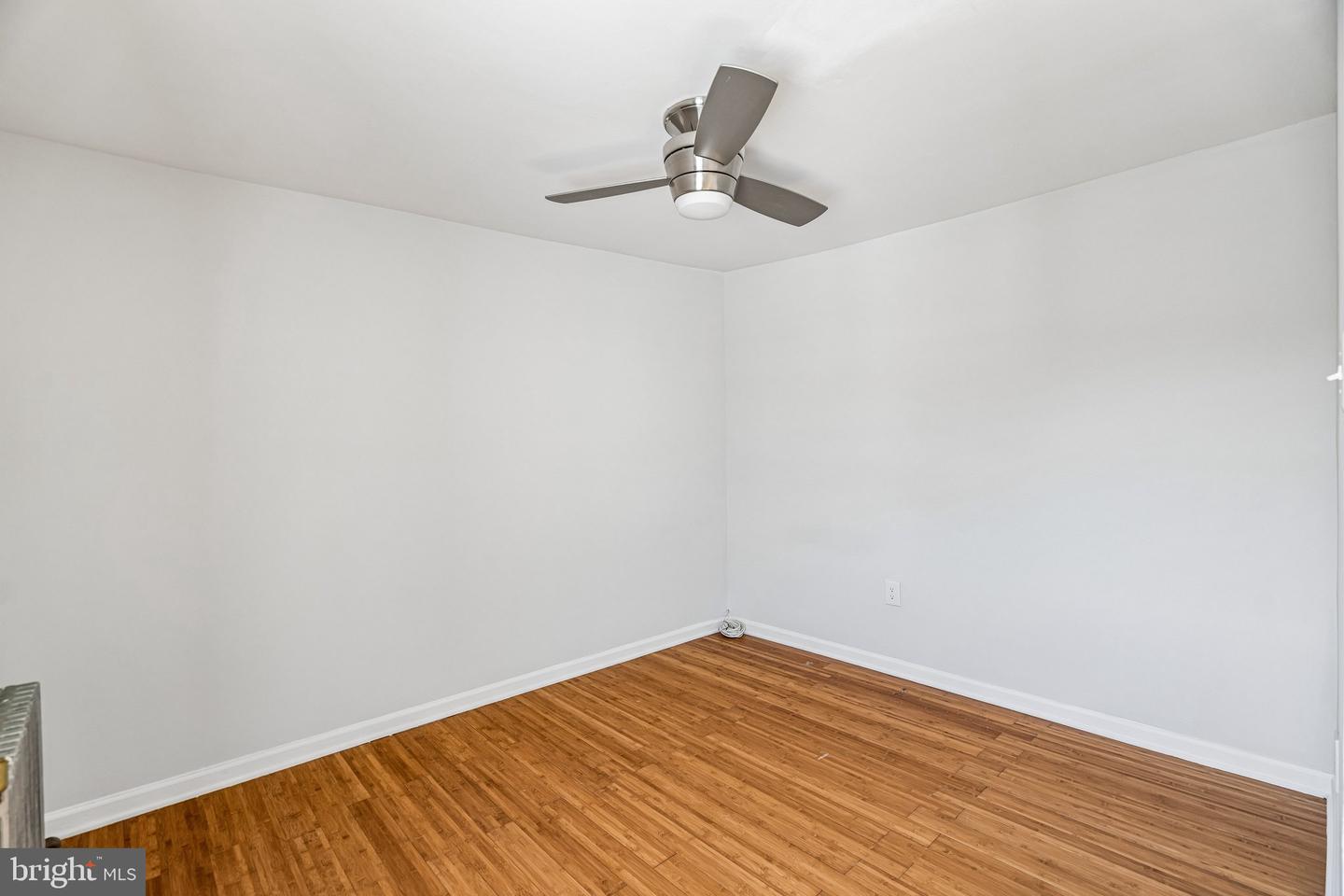 3027 E Thompson St Property Photo 22