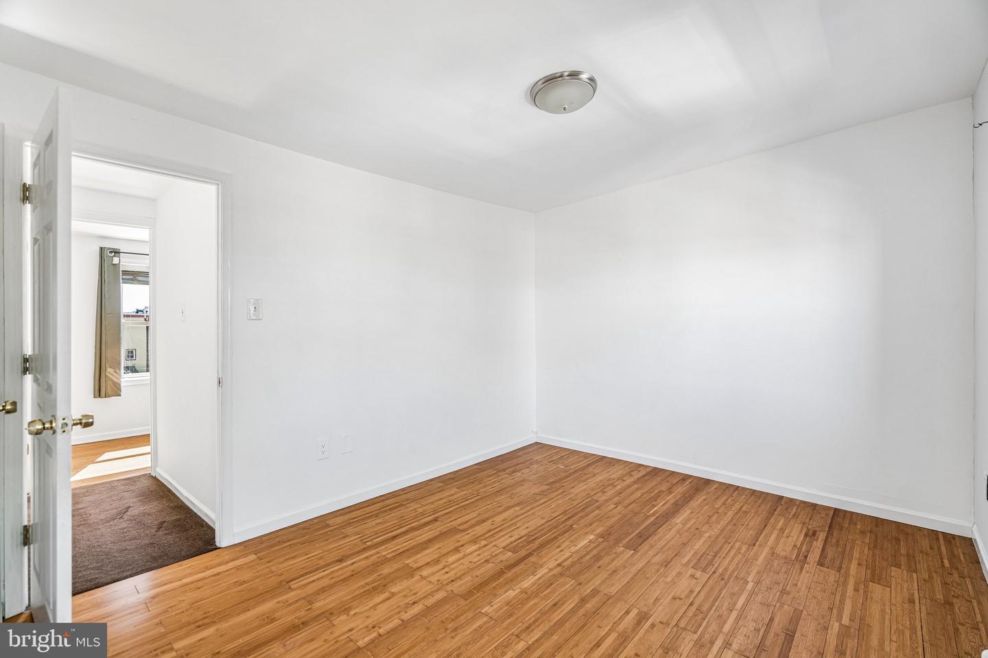 3027 E Thompson St Property Photo 25