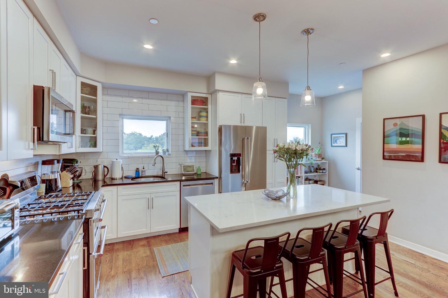 7014 Pipers Glen Way Property Photo 14