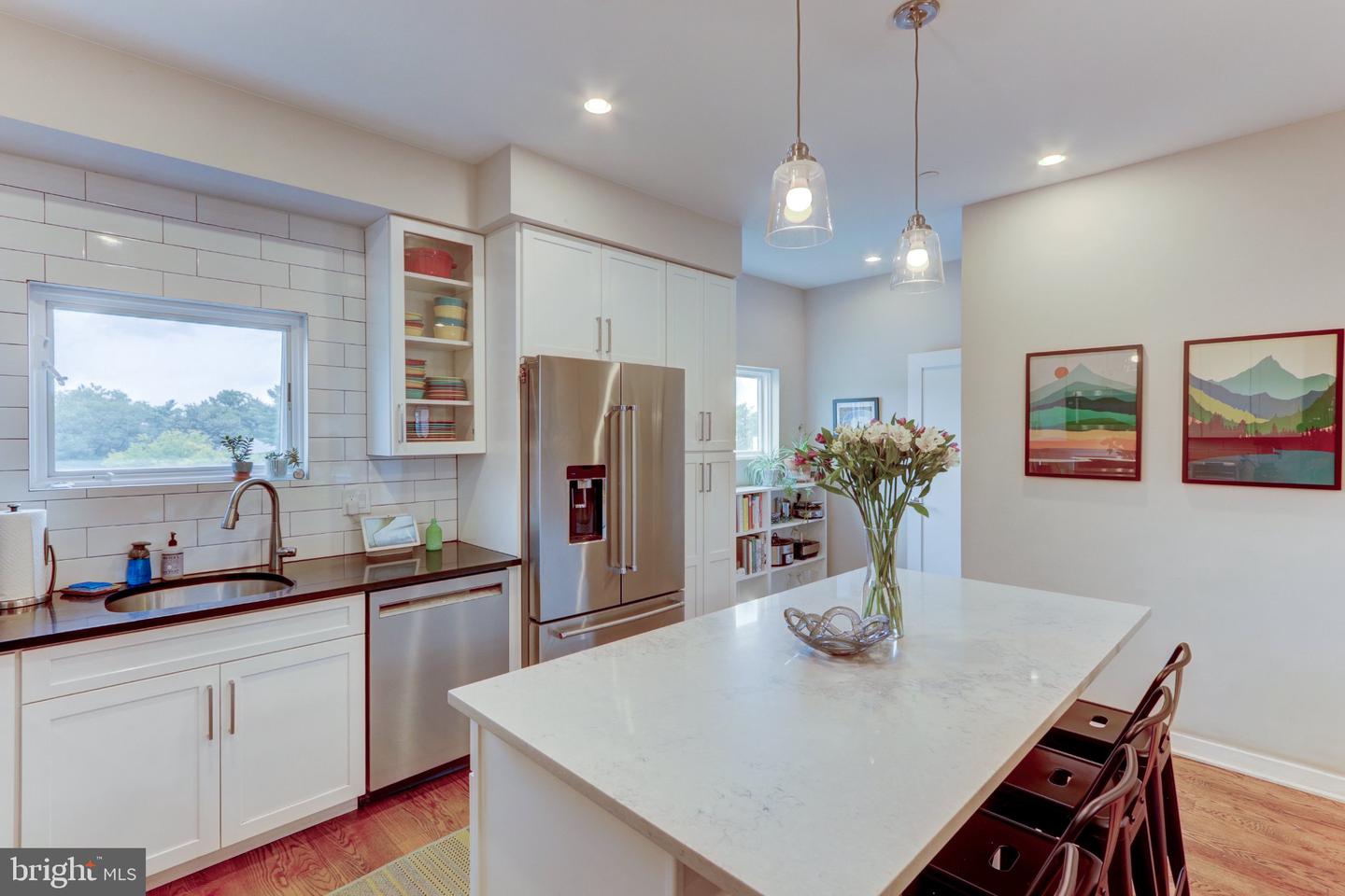 7014 Pipers Glen Way Property Photo 15