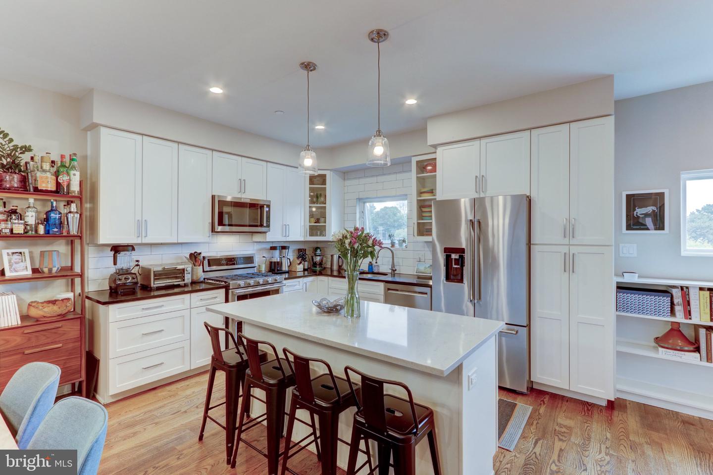 7014 Pipers Glen Way Property Photo 17