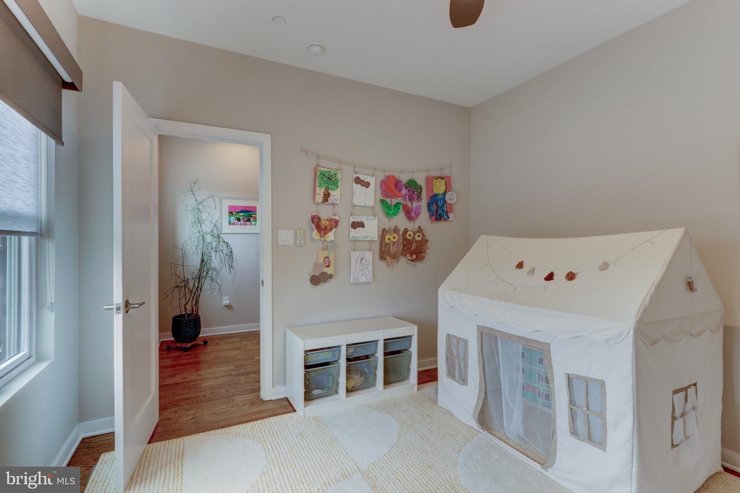 7014 Pipers Glen Way Property Photo 24