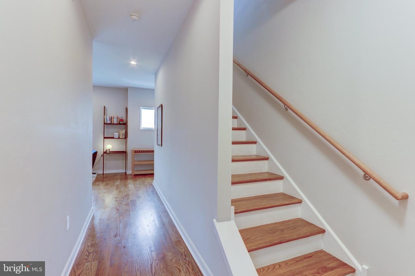 7014 Pipers Glen Way Property Photo 32