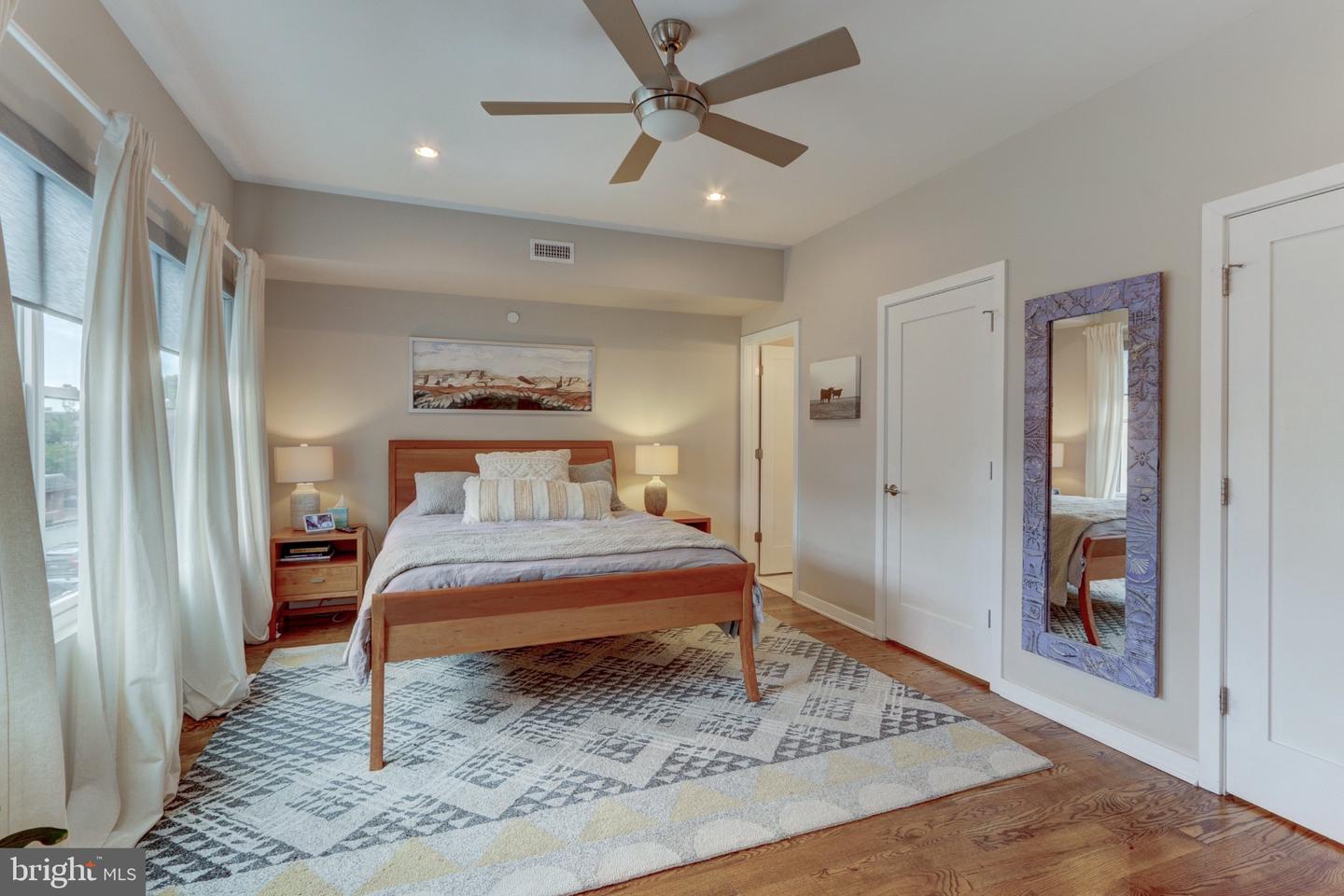7014 Pipers Glen Way Property Photo 33