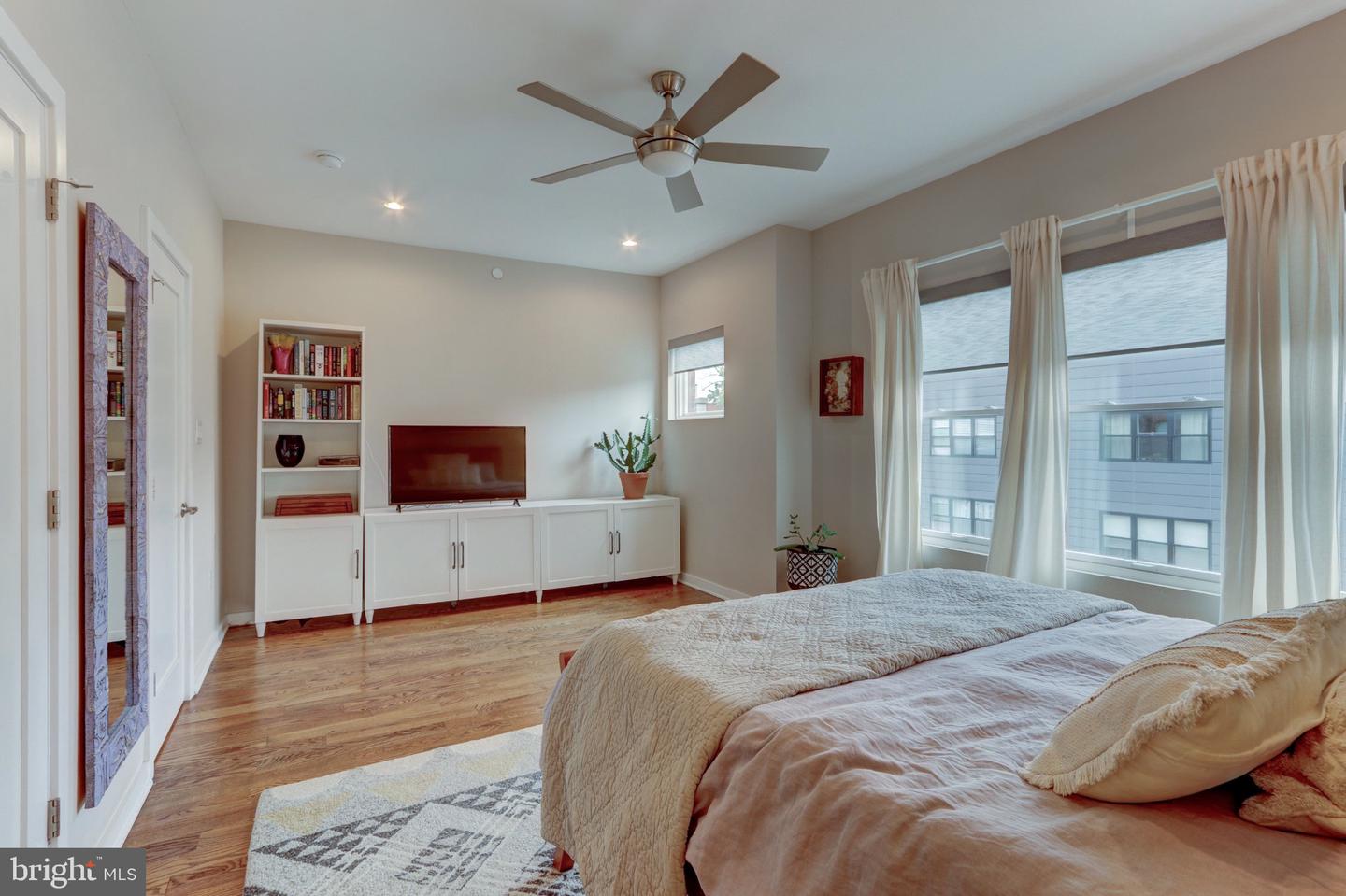 7014 Pipers Glen Way Property Photo 35