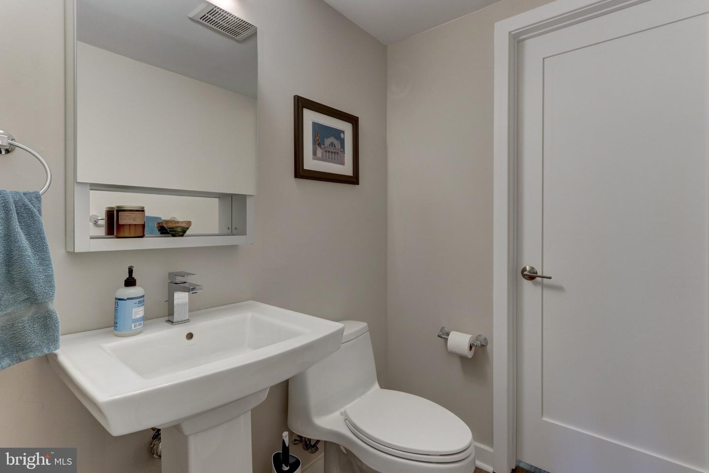 7014 Pipers Glen Way Property Photo 42