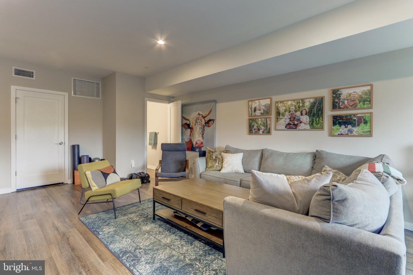 7014 Pipers Glen Way Property Photo 43