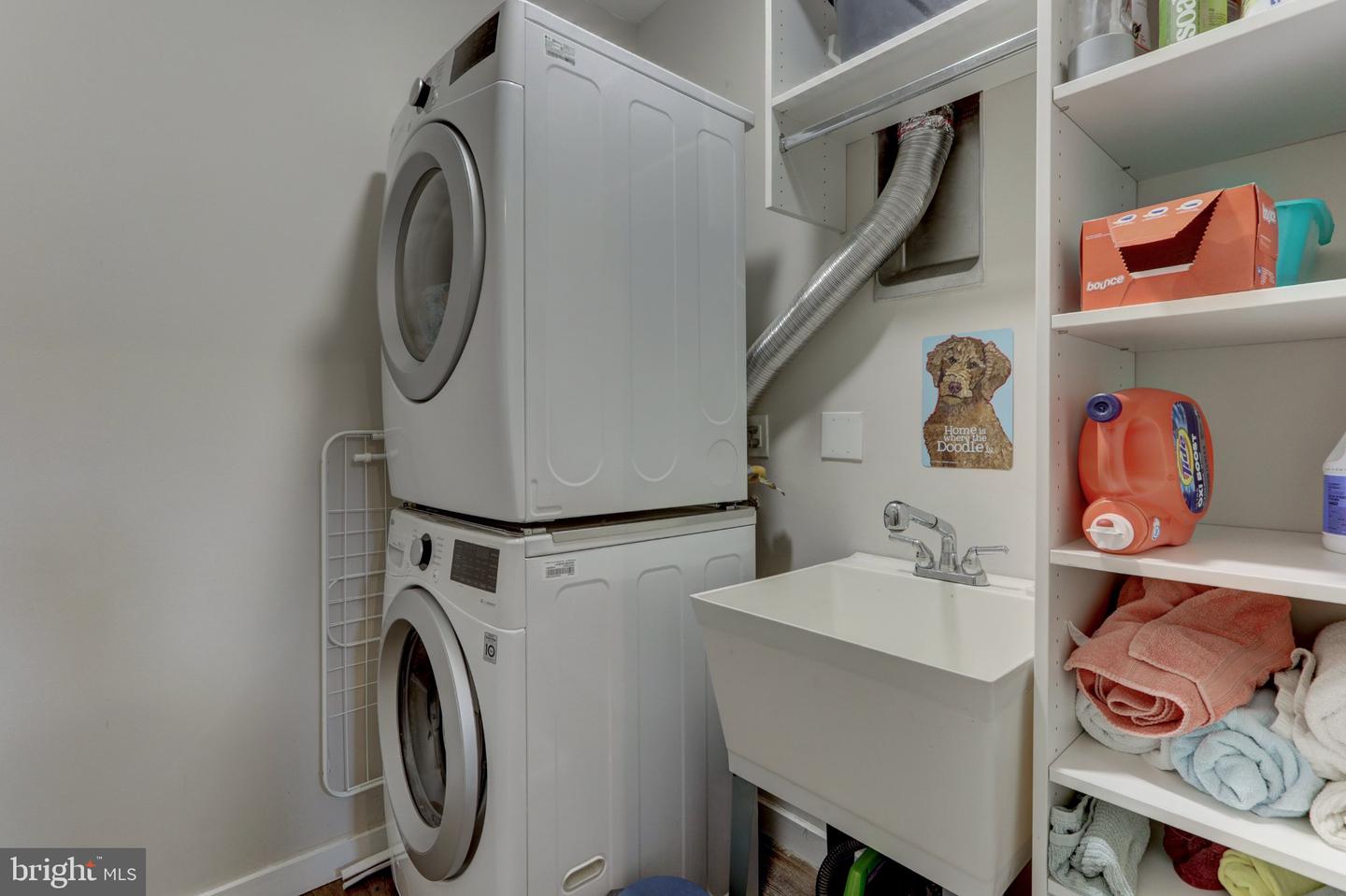 7014 Pipers Glen Way Property Photo 44