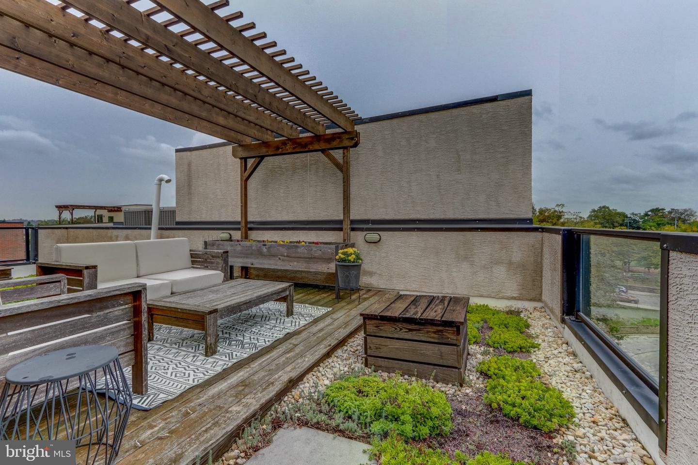 7014 Pipers Glen Way Property Photo 46