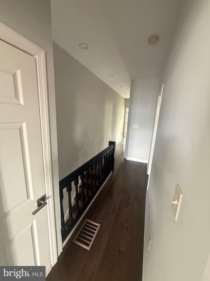 2334 Dickinson St Property Photo 15