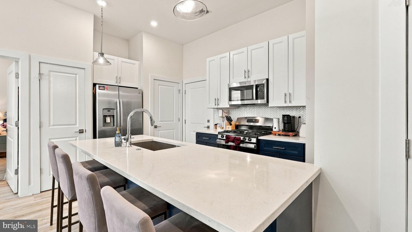 1129 Germantown Ave #2a Property Photo 11