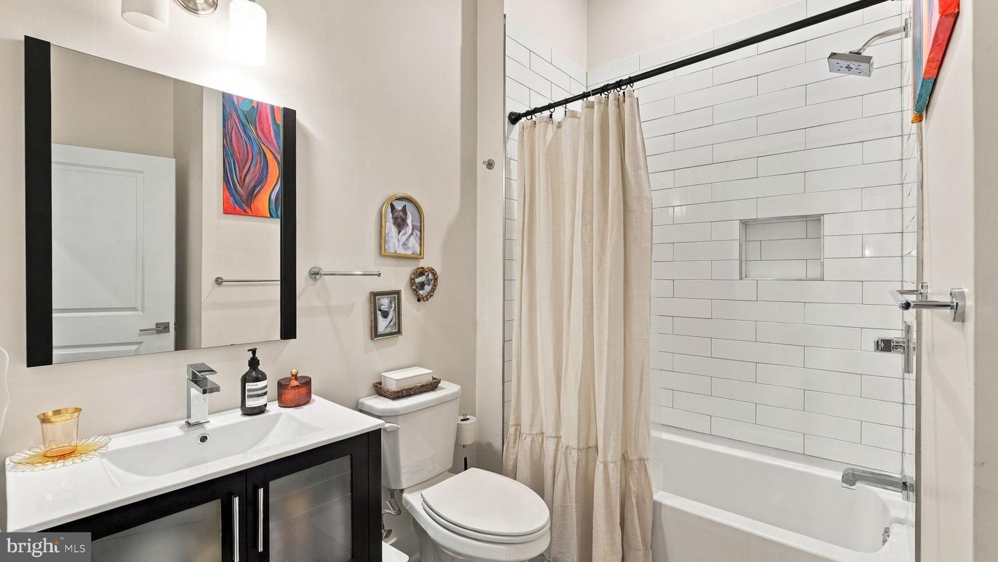 1129 Germantown Ave #2a Property Photo 21