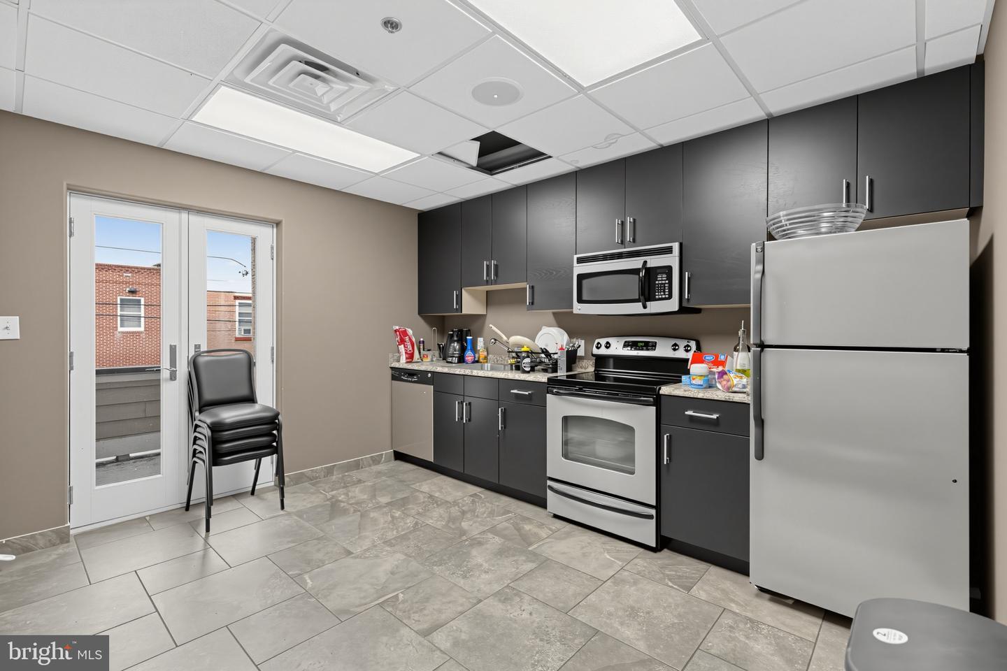 1437 W Passyunk Ave Property Photo 4