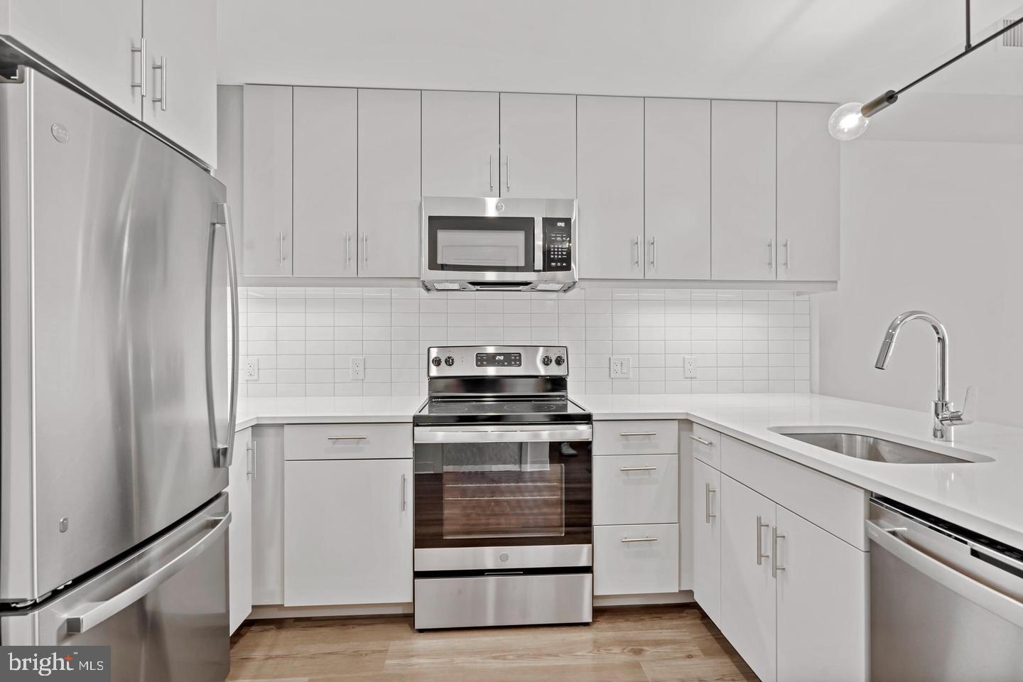 569 N 5th Street #921 Property Photo 5