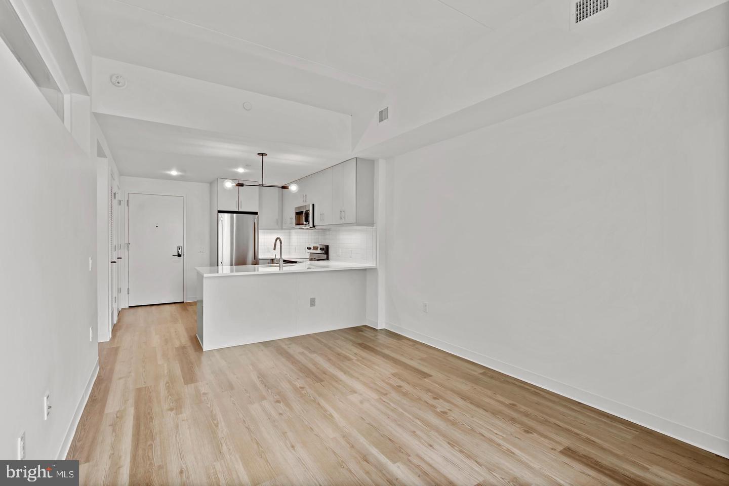 569 N 5th Street #921 Property Photo 8
