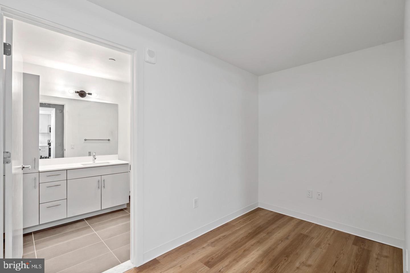 569 N 5th Street #921 Property Photo 14