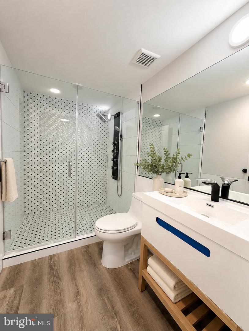 1825 E Atlantic St #106 Property Photo 4
