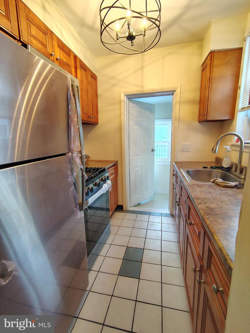 329 N Redfield St Property Photo 4