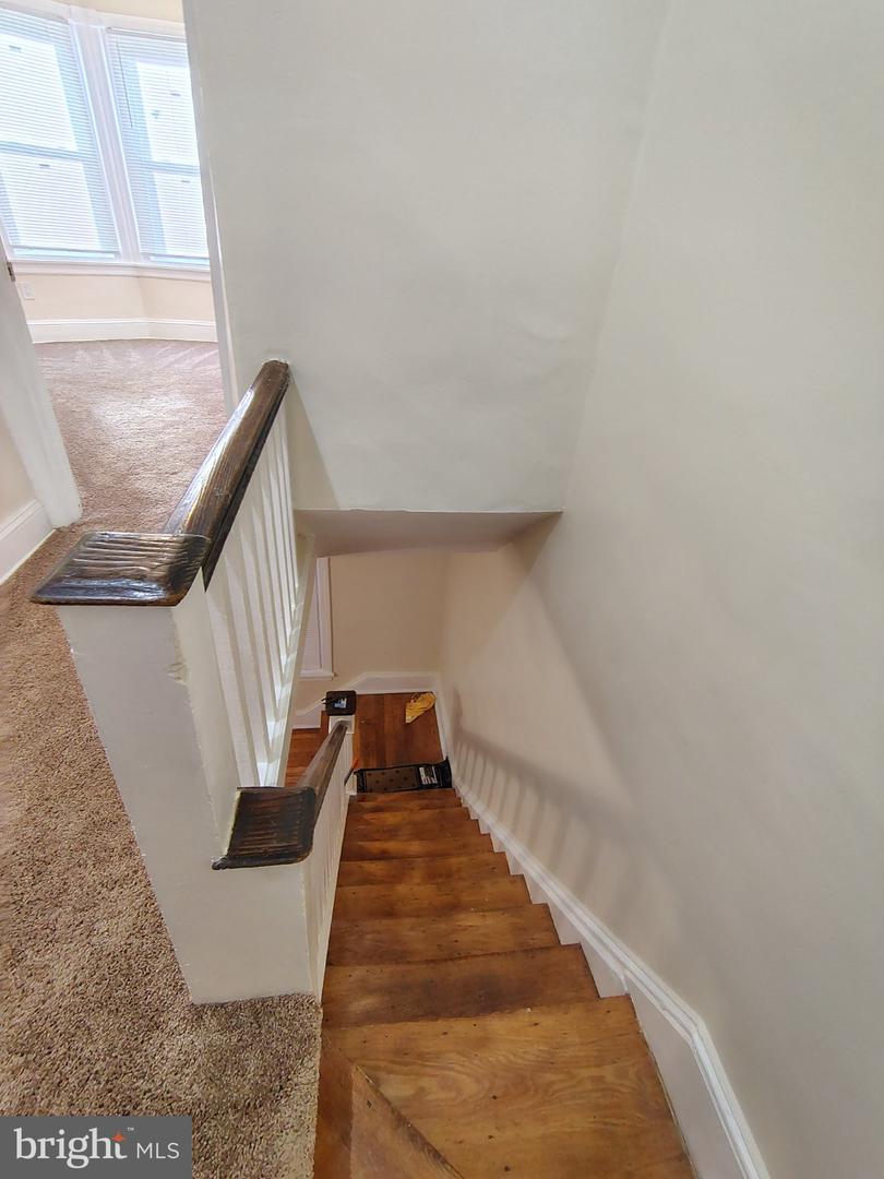 329 N Redfield St Property Photo 6