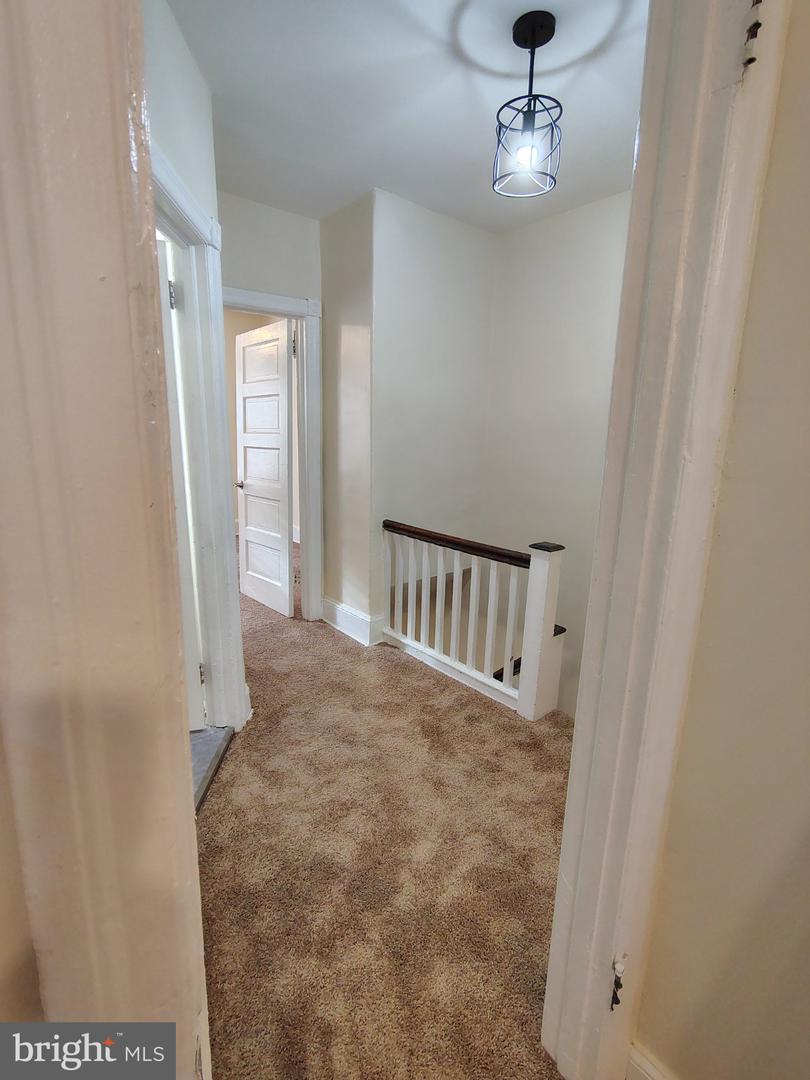 329 N Redfield St Property Photo 8