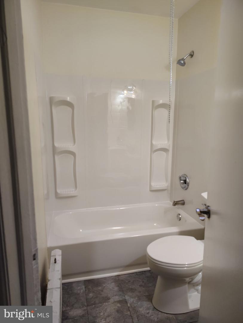 329 N Redfield St Property Photo 9