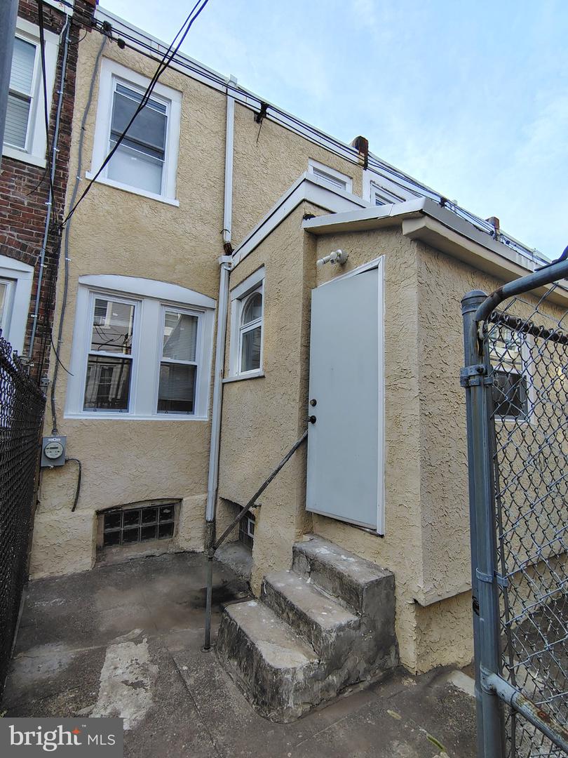 329 N Redfield St Property Photo 14