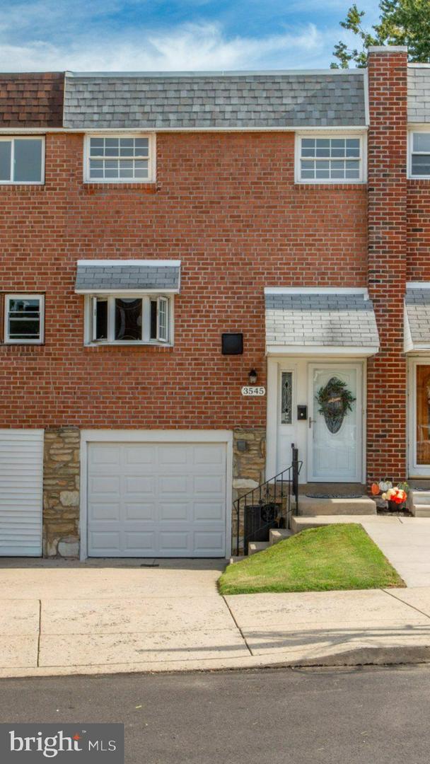 3545 NOTTINGHAM LN Property Photo 1