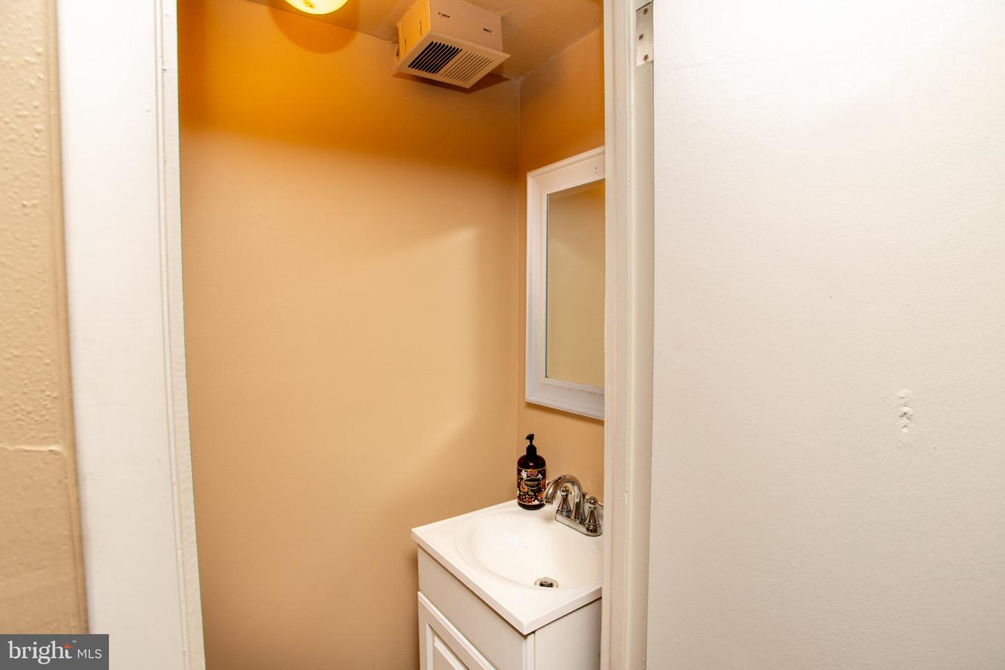 3545 Nottingham Ln Property Photo 27