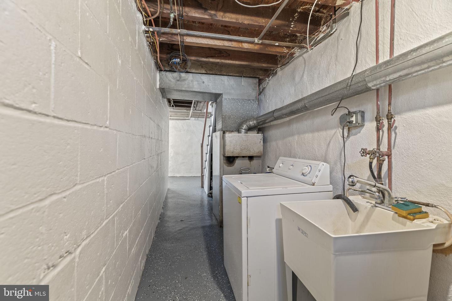 8046 Terry St Property Photo 25
