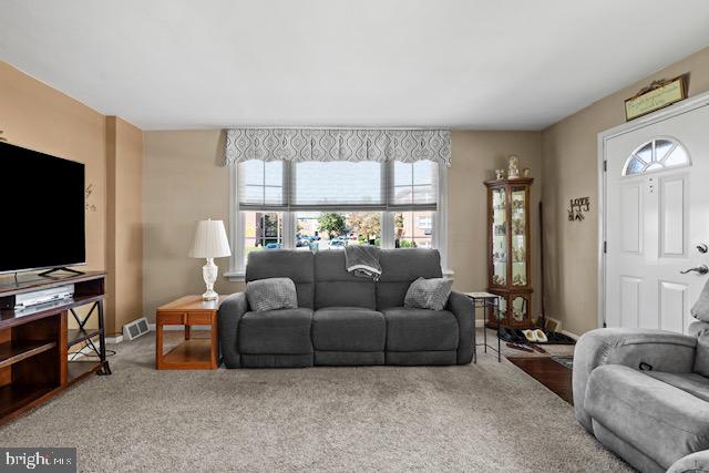 2047 Nester St Property Photo 5