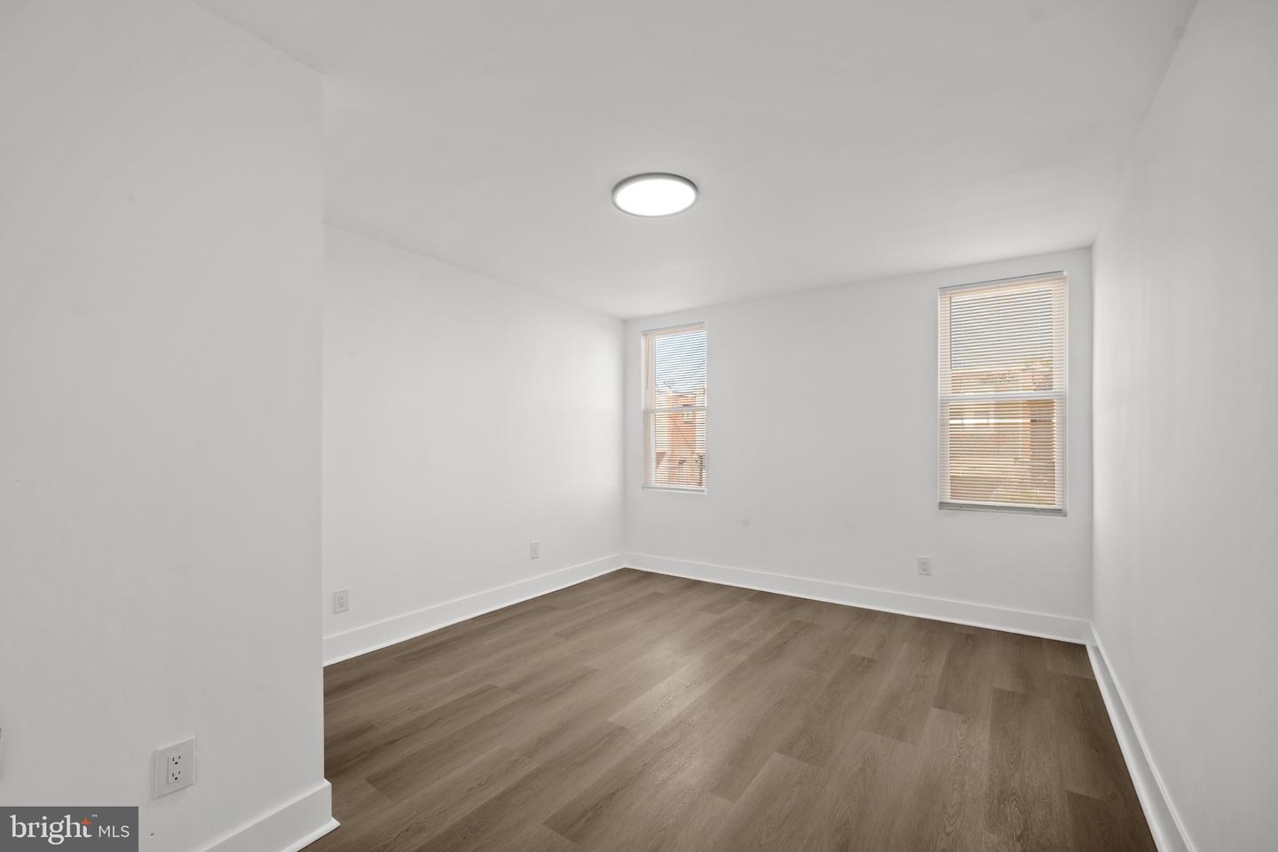 2457 75th Ave Property Photo 14