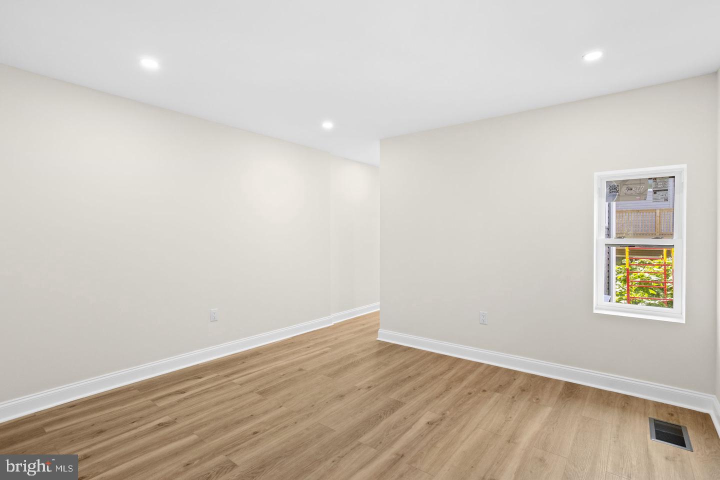 2116 N Franklin St Property Photo 36