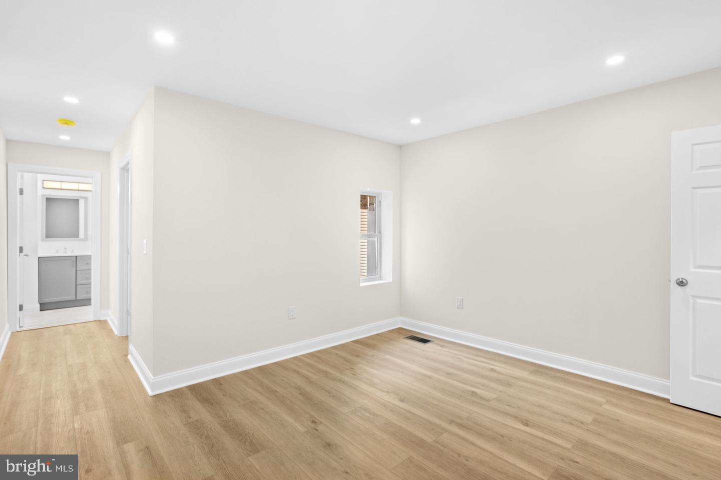 2116 N Franklin St Property Photo 37
